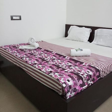 Hôtel Sri Kousthubham Residency à Tirupati Extérieur photo