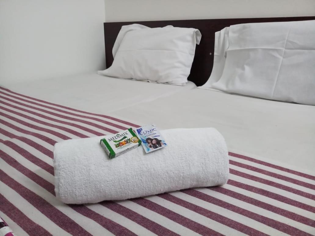 Hôtel Sri Kousthubham Residency à Tirupati Extérieur photo