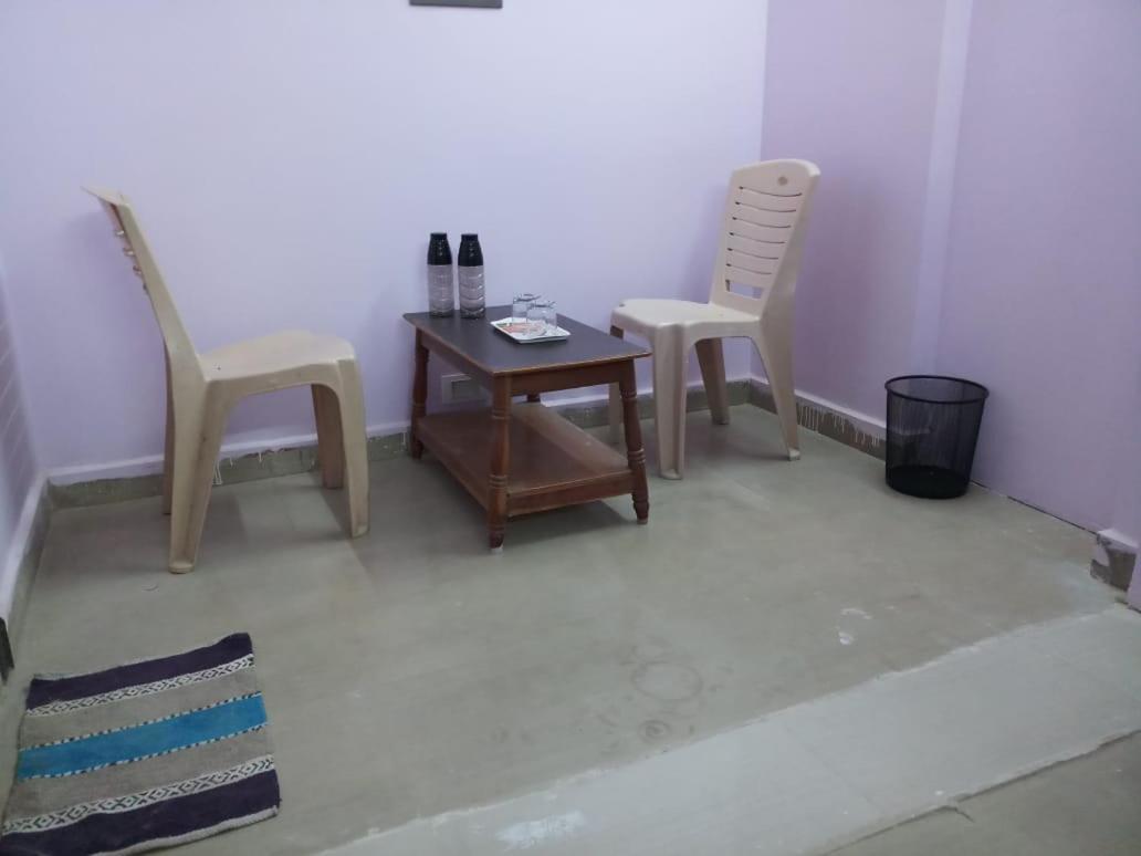 Hôtel Sri Kousthubham Residency à Tirupati Extérieur photo