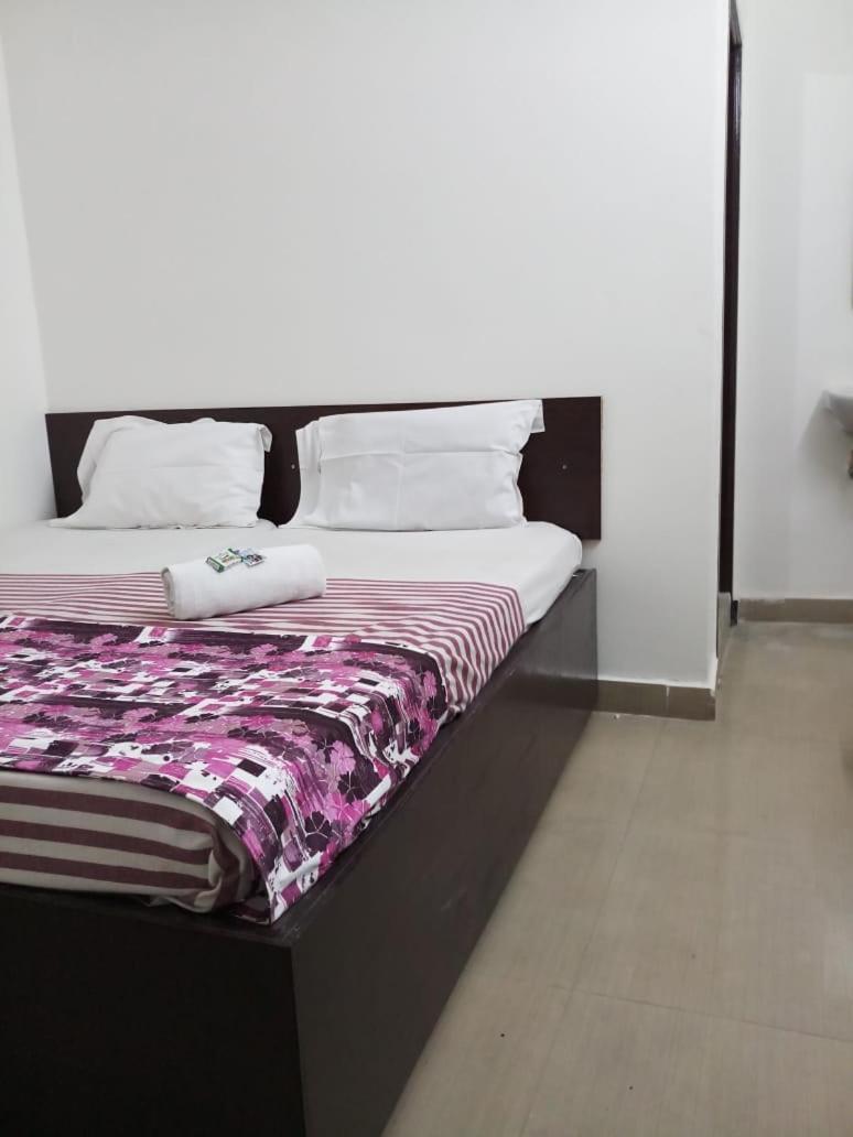 Hôtel Sri Kousthubham Residency à Tirupati Extérieur photo