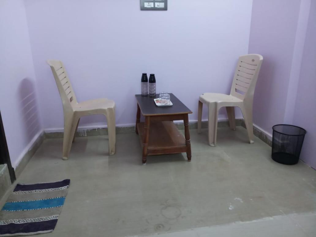 Hôtel Sri Kousthubham Residency à Tirupati Extérieur photo