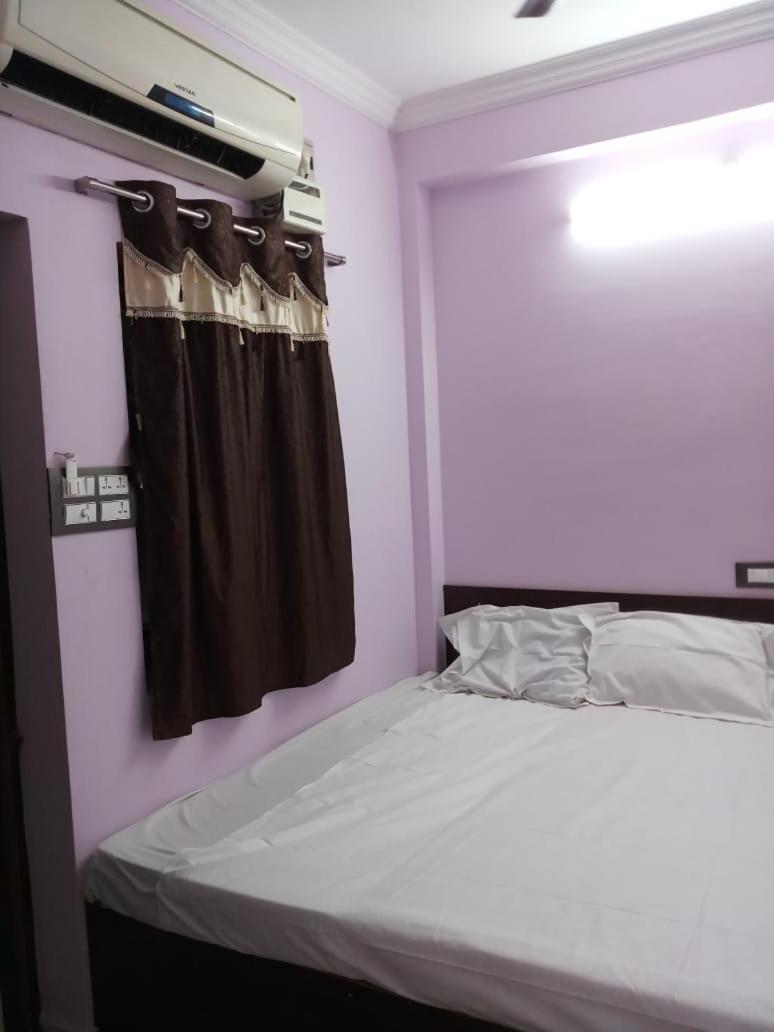 Hôtel Sri Kousthubham Residency à Tirupati Extérieur photo