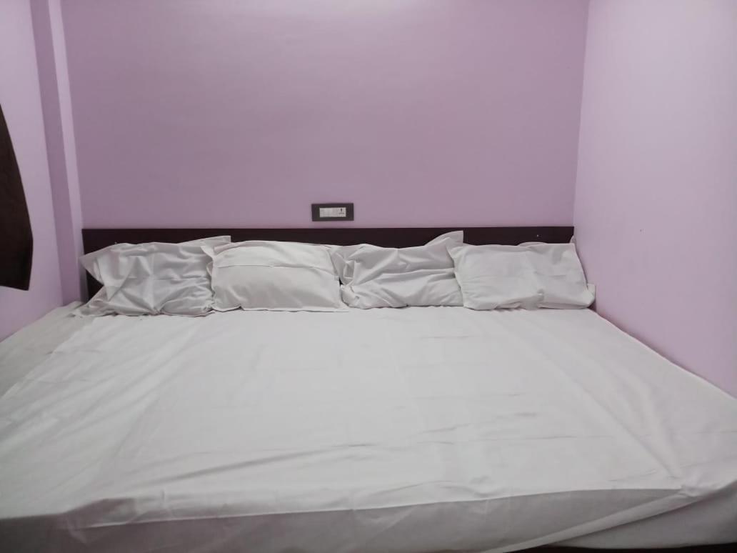 Hôtel Sri Kousthubham Residency à Tirupati Extérieur photo