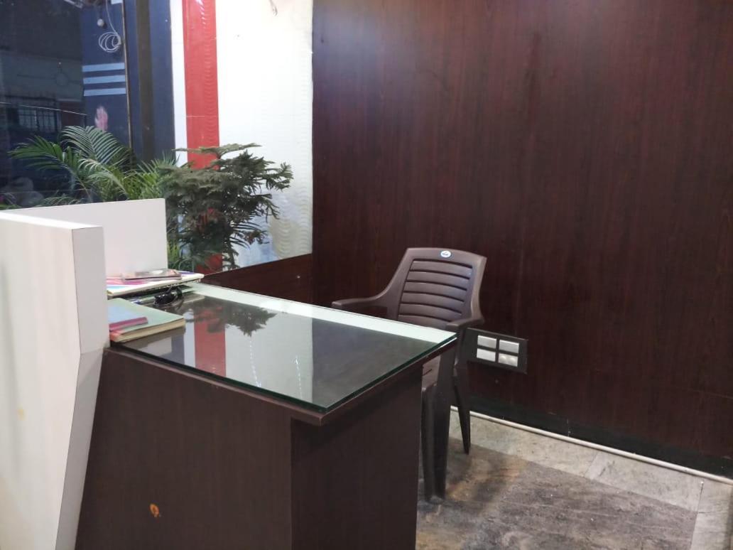 Hôtel Sri Kousthubham Residency à Tirupati Extérieur photo